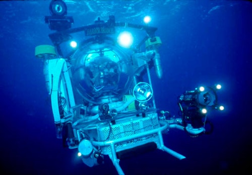Snooper III on submersible