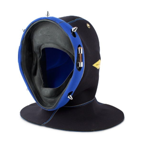柯比摩根面罩采用新型的头套，带有硅树脂面部密封