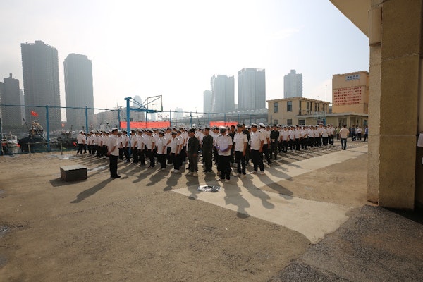 7月20日，在青岛潜艇职业技术学院举行了首届柯比摩根联合施特林优秀学生奖