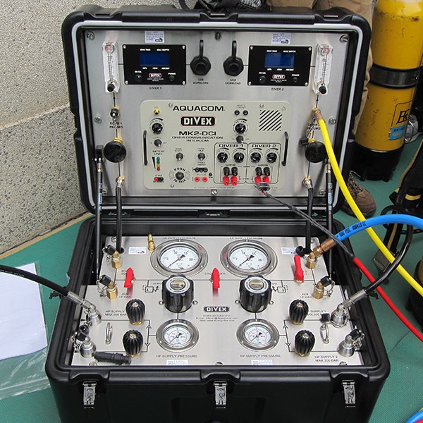 双潜水员混合气控制面板带有通讯